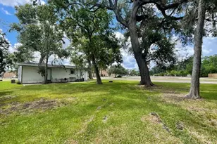 501 Magnolia St, Lake Jackson, TX 77566 - Photo 14