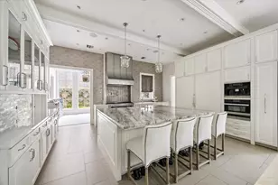 2240 Del Monte Dr, Houston, TX 77019 - Photo 8