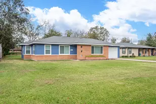 1007 Earley St, Sweeny, TX 77480 - Photo 4