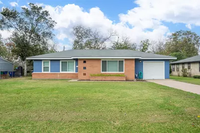 1007 Earley Street, Sweeny, TX 77480 - Photo 2