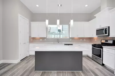 2903 Sherwood Green Lane, Houston, TX 77092 - Photo 34