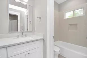 2903 Sherwood Grn Ln, Houston, TX 77092 - Photo 18