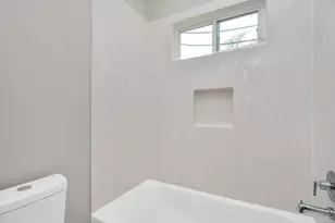 2903 Sherwood Grn Ln, Houston, TX 77092 - Photo 14