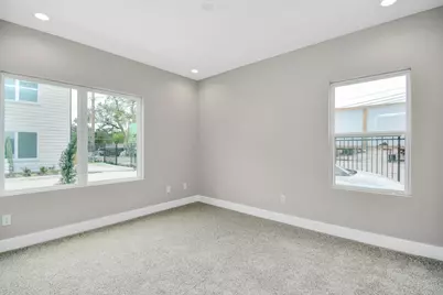 2903 Sherwood Green Lane, Houston, TX 77092 - Photo 10