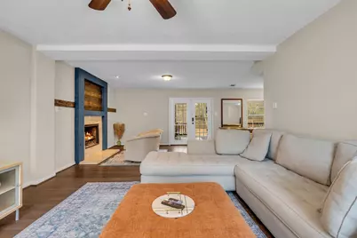 11 Snapdragon Court, The Woodlands, TX 77381 - Photo 10