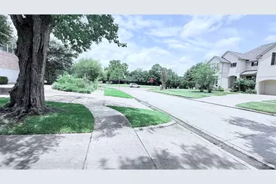 5235 Mimosa Drive, Bellaire, TX 77401 - Photo 4