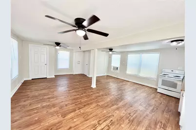 1106 Gulfview Lane, Freeport, TX 77541 - Photo 2
