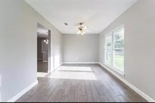 2135 Collingsfield Dr, Sugar Land, TX 77478 - Photo 8