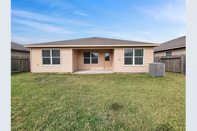 930 Paradise Road, Baytown, TX 77521 - Photo 16