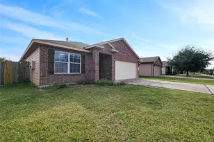 930 Paradise Rd, Baytown, TX 77521 - Photo 14