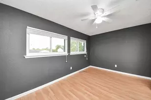 601 E Castle Harbour Dr, Friendswood, TX 77546 - Photo 40