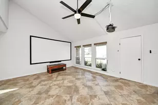 601 E Castle Harbour Dr, Friendswood, TX 77546 - Photo 12