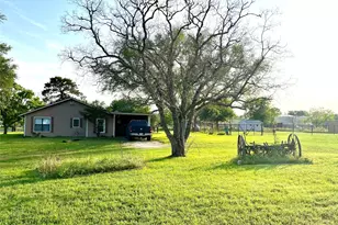 307 5th St St, Sutherland Springs, TX 78161 - Photo 4