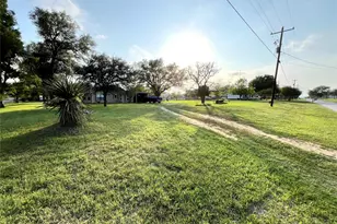 307 5th St St, Sutherland Springs, TX 78161 - Photo 6