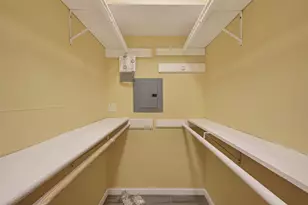 10075 Westpark Dr, Houston, TX 77042 - Photo 18