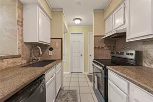 10075 Westpark Dr, Houston, TX 77042 - Photo 10