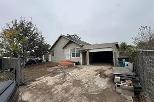 205 Caplin St, Houston, TX 77022 - Photo 8