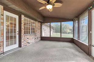 2202 Harlow Ln, Huntsville, TX 77320 - Photo 4