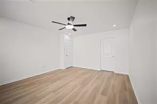 6627 Alum Rock Ln, Houston, TX 77048 - Photo 16