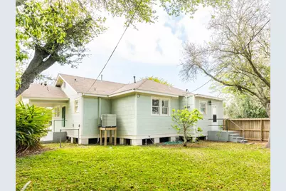 4528 Ave R 1/2, Galveston, TX 77551 - Photo 4