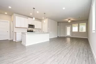 2022 W Darlington Oak Ct, Conroe, TX 77304 - Photo 6