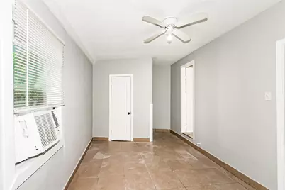 4610 Schroeder Street #2, Houston, TX 77011 - Photo 6