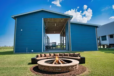 1838 Hall Avenue, Sargent, TX 77414 - Photo 2