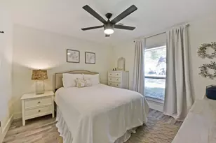 1914 Round Lake Dr, Houston, TX 77077 - Photo 22