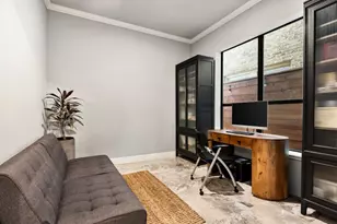 306 W Saulnier St, Houston, TX 77019 - Photo 6