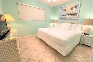 1401 E Beach Dr, Galveston, TX 77550 - Photo 4