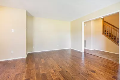 302 W Lochnell Drive, Houston, TX 77062 - Photo 8