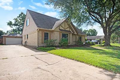 302 W Lochnell Drive, Houston, TX 77062 - Photo 4