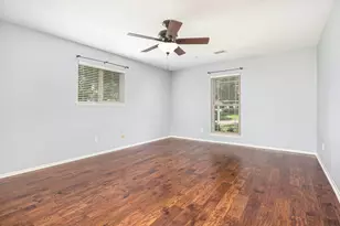 302 W Lochnell Dr, Houston, TX 77062 - Photo 16