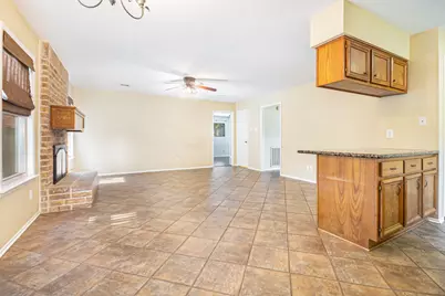 302 W Lochnell Drive, Houston, TX 77062 - Photo 12