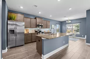 4207 W Bayou Maison Cir, Dickinson, TX 77539 - Photo 10