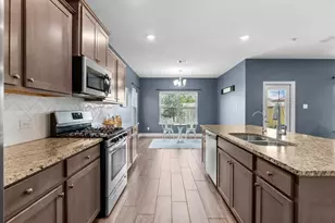 4207 W Bayou Maison Cir, Dickinson, TX 77539 - Photo 6