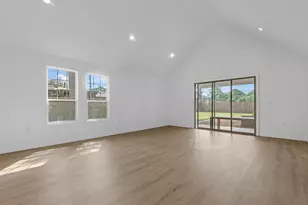 9011 Kerrwood Ln, Houston, TX 77080 - Photo 16