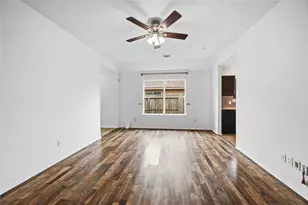 8426 Bay Run Ave, Baytown, TX 77521 - Photo 10