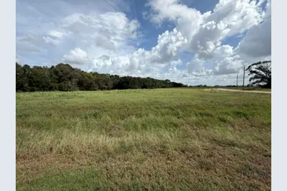 1032 Chuckwagon Trail, Angleton, TX 77515 - Photo 4