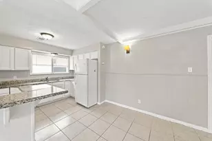 914 Martha St, Deer Park, TX 77536 - Photo 12