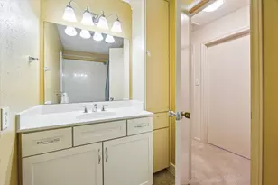 2065 Winrock Blvd, Houston, TX 77057 - Photo 20