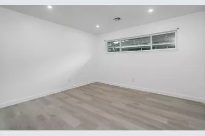1703 Droxford Drive, Houston, TX 77008 - Photo 16
