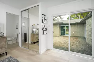1703 Droxford Dr, Houston, TX 77008 - Photo 22