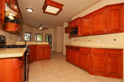 112 Portulaca Street, Lake Jackson, TX 77566 - Photo 6