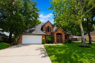112 Portulaca St, Lake Jackson, TX 77566 - Photo 1