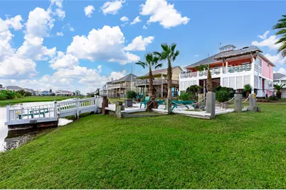 2296 E Crab Street, Crystal Beach, TX 77650 - Photo 8