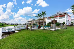 2296 E Crab St, Crystal Beach, TX 77650 - Photo 8