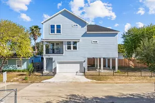 1910 Bayou Shore Dr, Galveston, TX 77551 - Photo 1