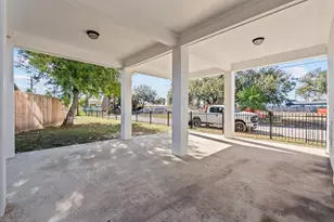 1910 Bayou Shore Dr, Galveston, TX 77551 - Photo 32