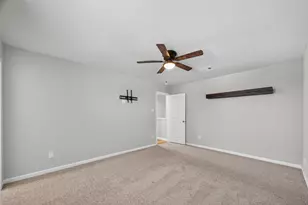 718 Harvest Bluff Dr, Rosharon, TX 77583 - Photo 18
